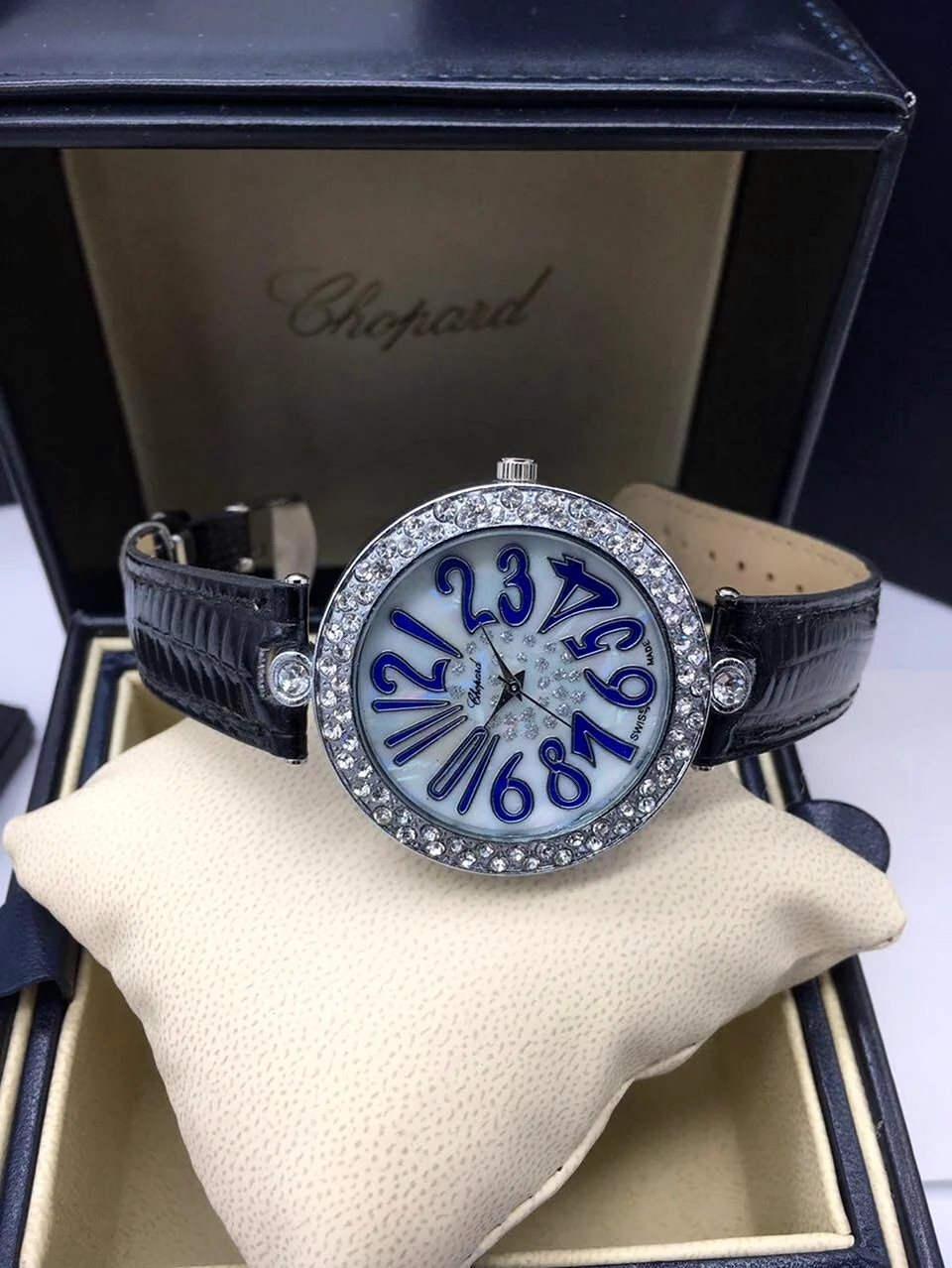 Часы шопард женские оригинал. Шопард часы женские 8016023 4604. Часы Chopard женские. Chopard часы синие женские.