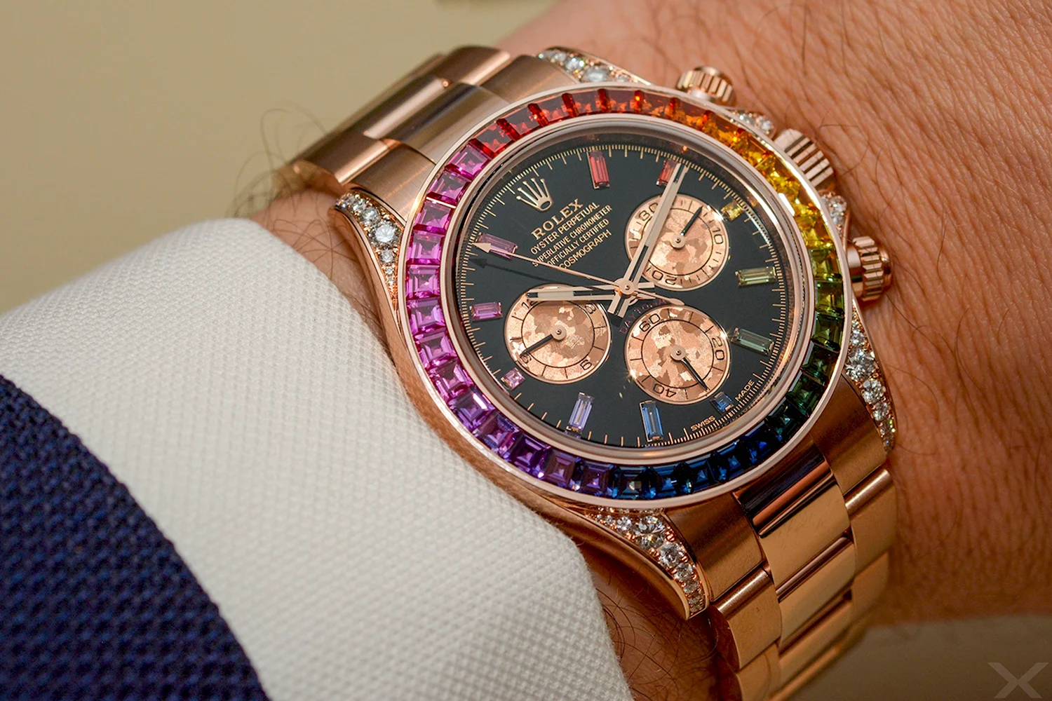 Ролексы камни. Rolex Daytona Rainbow. Ролекс Daytona Gold. Часы Патек ролекс. Дорогие часы ролекс мужские.