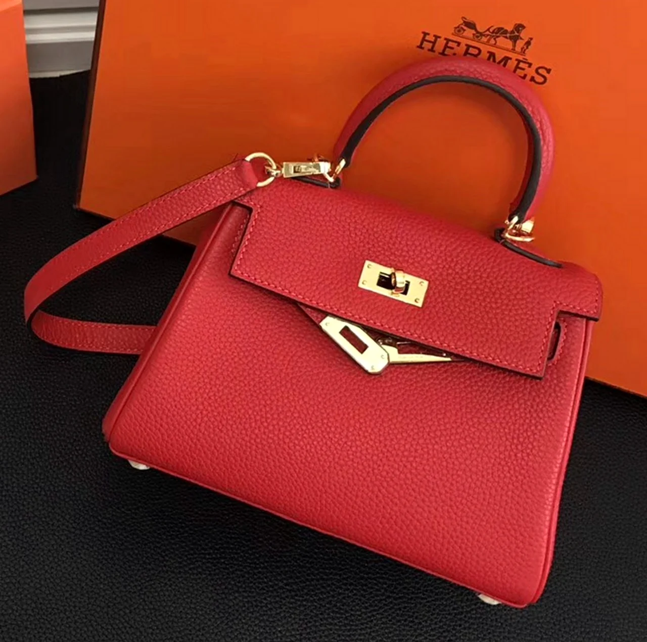 Гермес мини. Сумка Хермес Келли. Эрмес Келли сумка маленькая. Hermes Kelly 20 Mini. Hermes Kelly Mini.