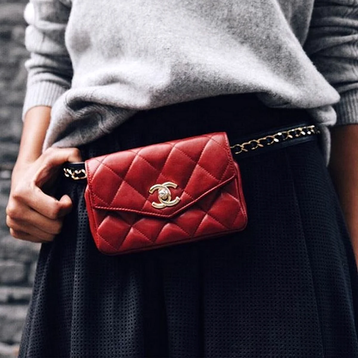 Поясные сумки бренд. Chanel Belt Bag. Поясная сумка Chanel. Chanel Waist Bag.