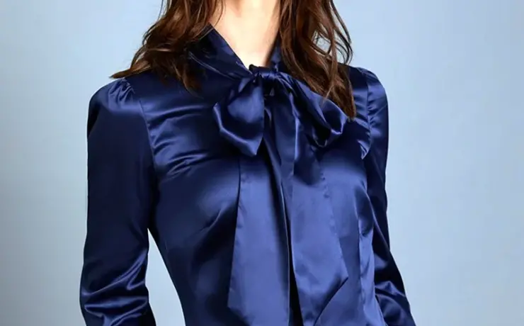 Атласная блузка