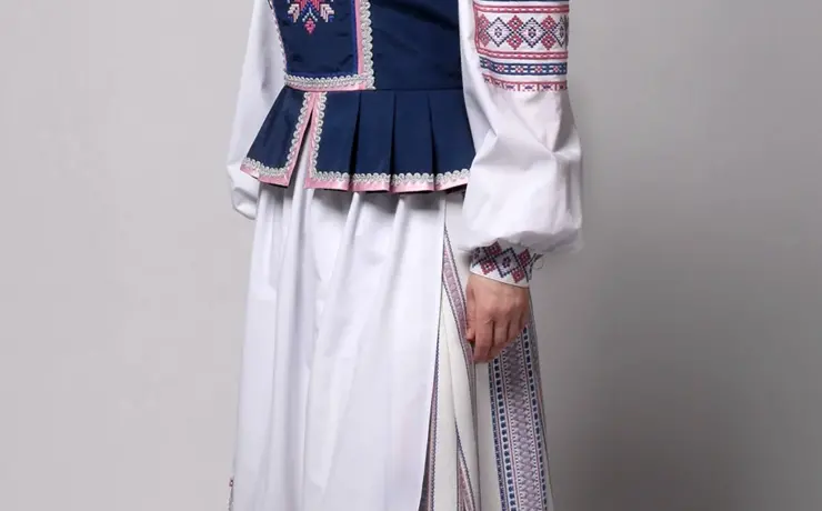 Белорусочка в национальном костюме
