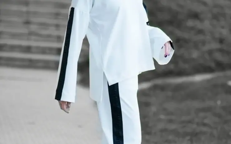 Белый костюм Баленсиага