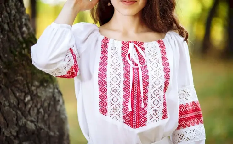 Блузка белая в русском народном стиле