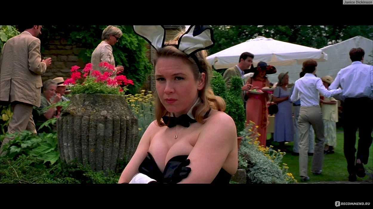 Бриджит Джонс в костюме кролика