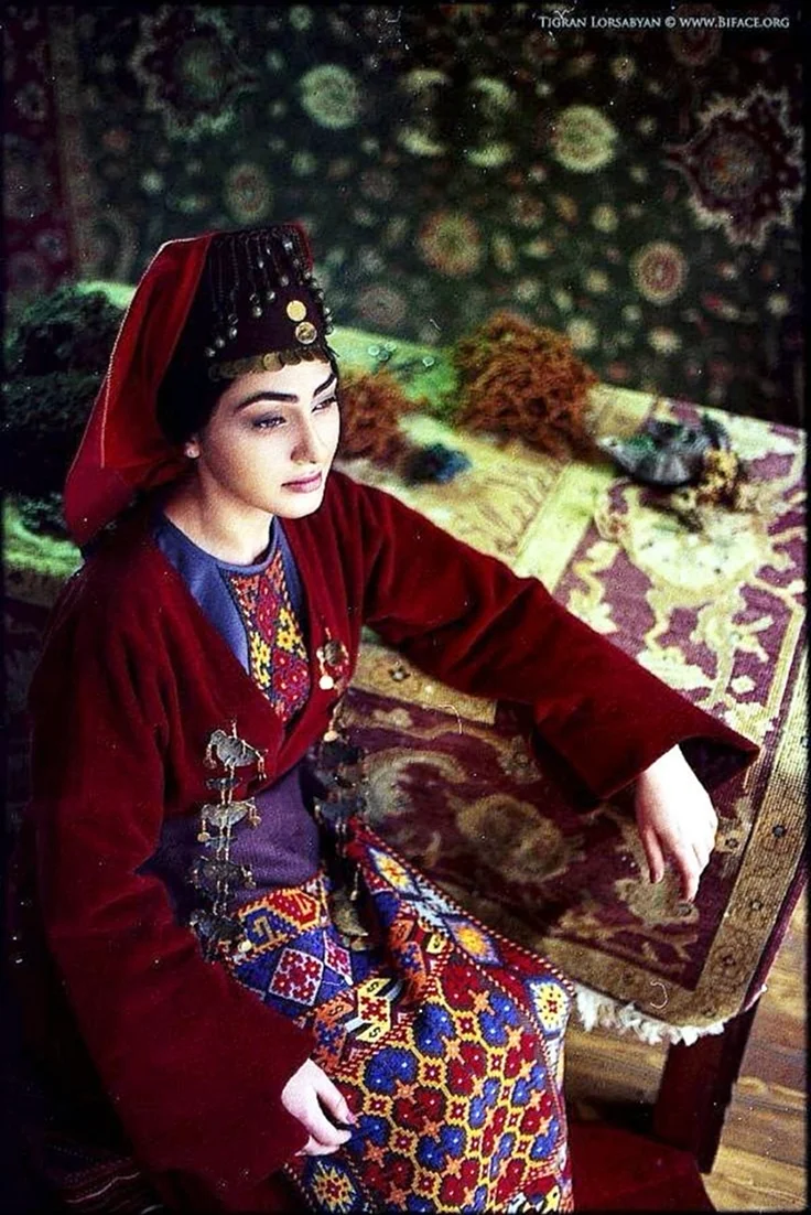 Чуха армянский костюм