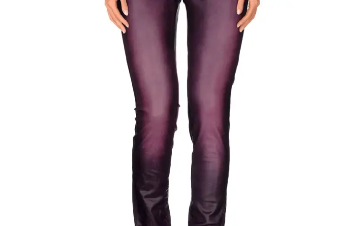 Фиолетовые джинсы женские