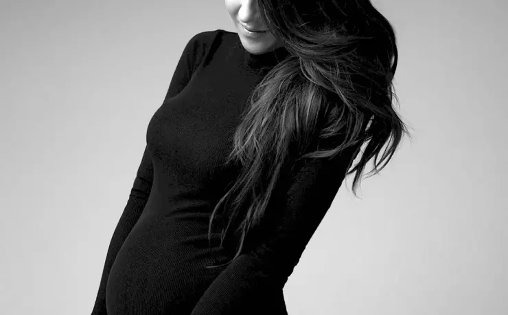 Фотосессия беременных в черном платье