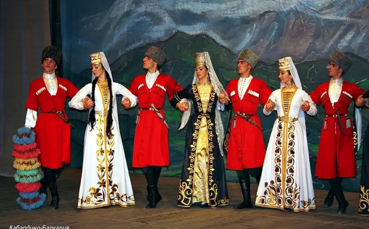 Кабардино-Балкария национальный костюм