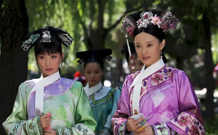 Китайцы в национальных костюмах
