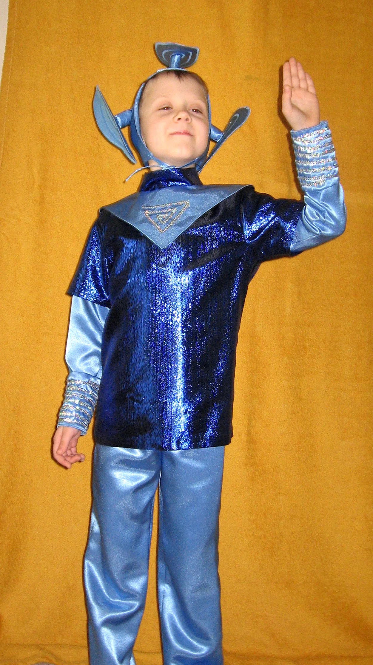 Делаем детский костюм инопланетянина из подручных средств