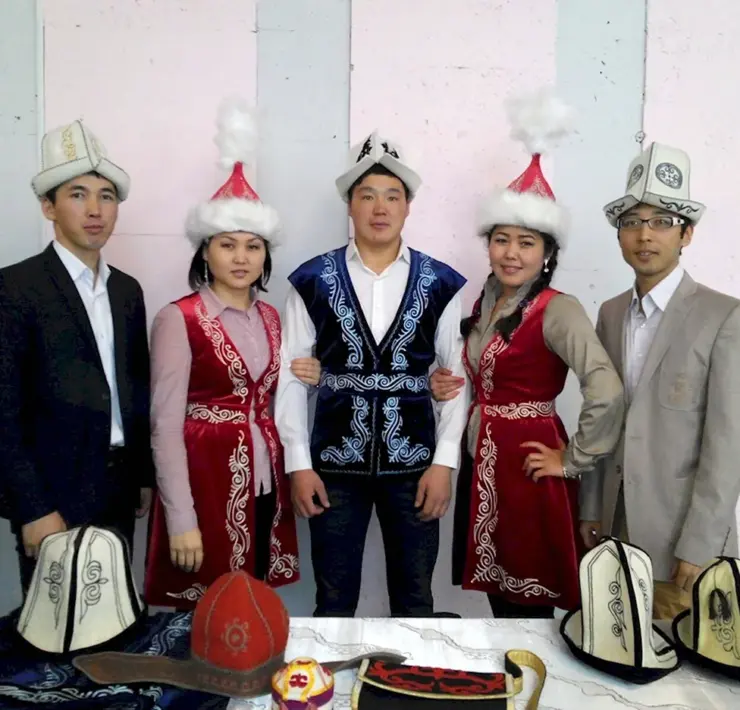 Кыргызская Национальная одежда белдемчи