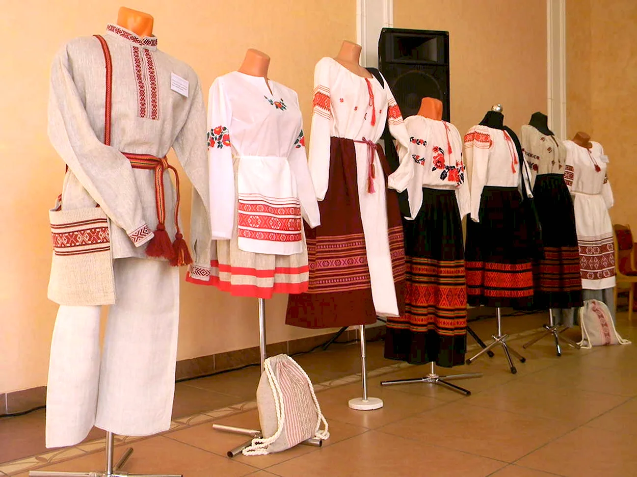 Льняной костюм белорусский национальный