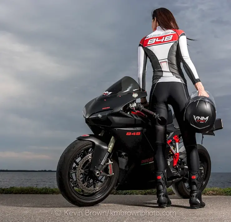 Мотоэкипировка спортбайк Ducati