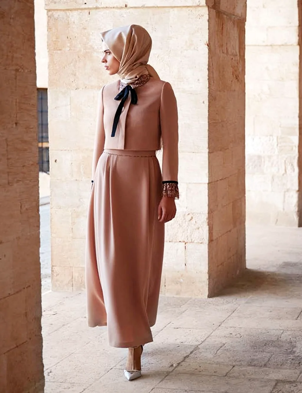 Мусульманская мода для женщин платья и костюмы от Armine 2014