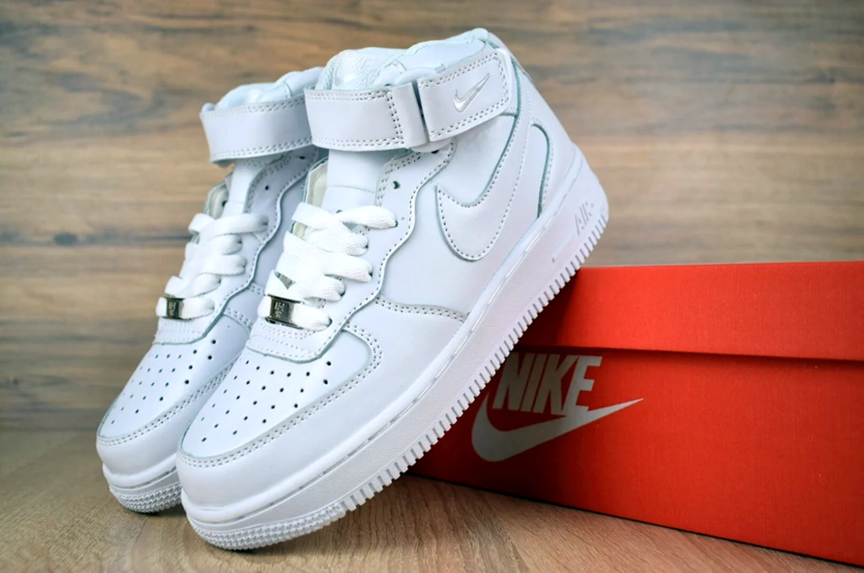 Найк АИР Форс 1 высокие белые. Nike Air Force 1 зимние женские. Кроссовки Nike Air Force высокие. Nike Air Force 1 белые.