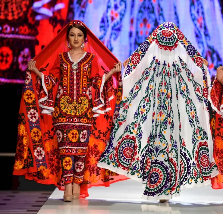 Национальная одежда чакан Лас Таджикистана