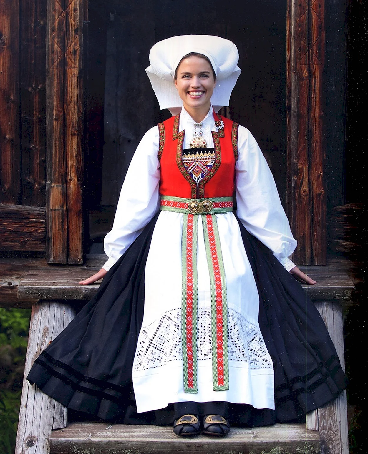 Национальный костюм Норвегии Тириль