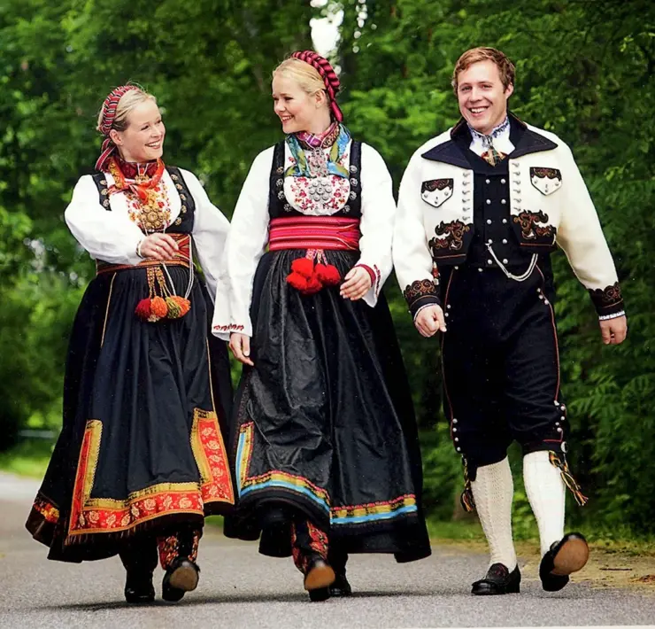 Норвежский национальный костюм-binad
