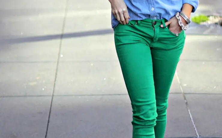 Образ с зелеными брюками
