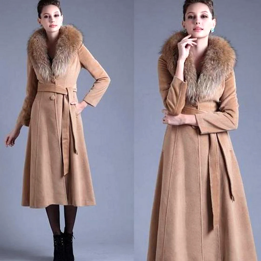 Пальто женское зимнее длинное с мехом