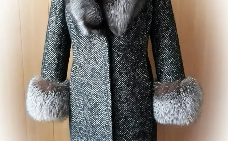 Пальто зима с мехом чернобурки