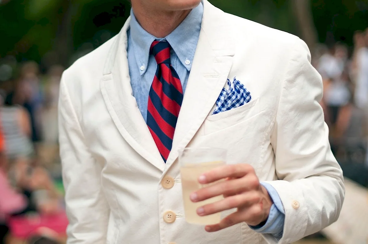 Пиджак и белый галстук мужской
