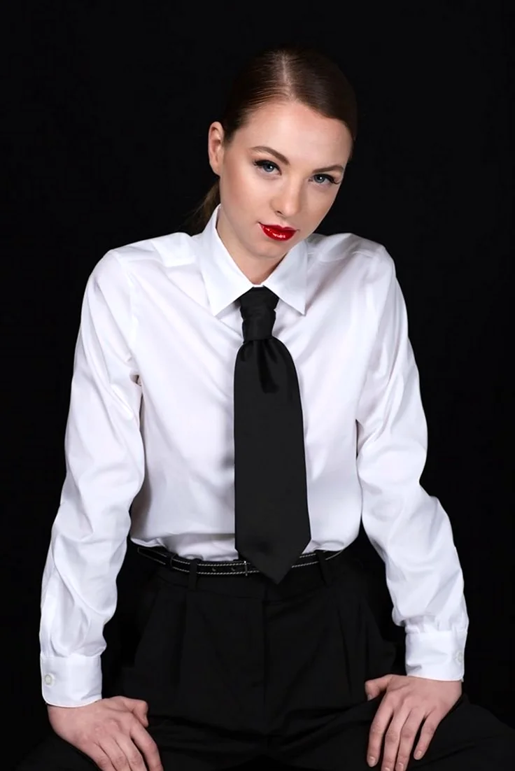 Рубашка с галстуком женская