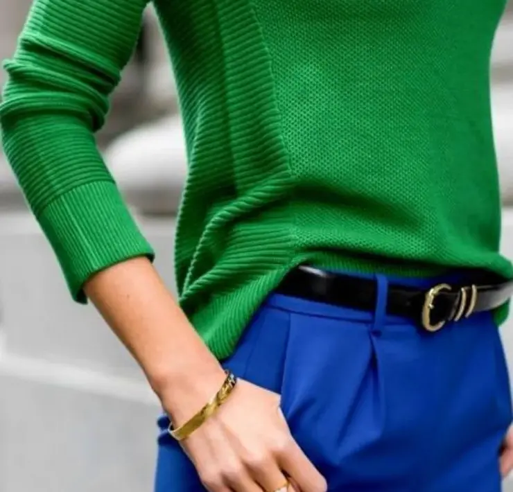 Сочетание синего и зеленого в одежде