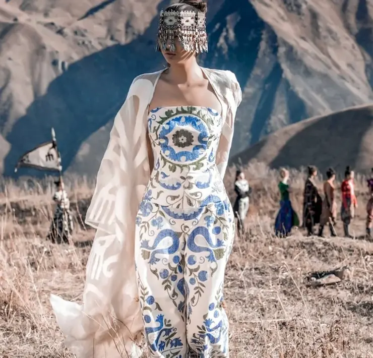 Современная казахская одежда