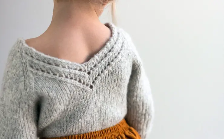 Стильный свитер для ребенка