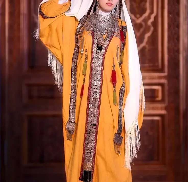 Таджикистанская Национальная одежда