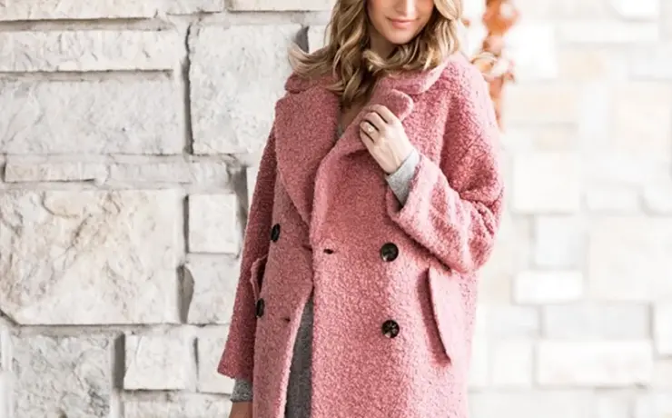 Темно розовое пальто