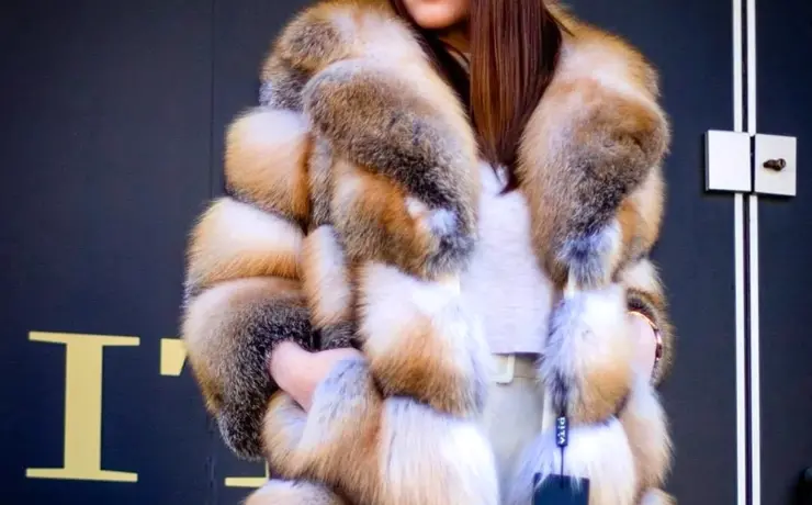 Valentina Romee furs