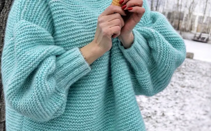 Вязаный свитер женский оверсайз