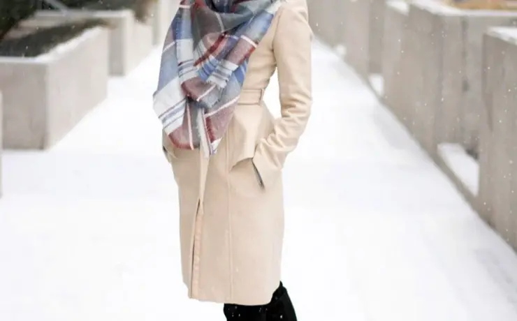Зимнее пальто с шарфом