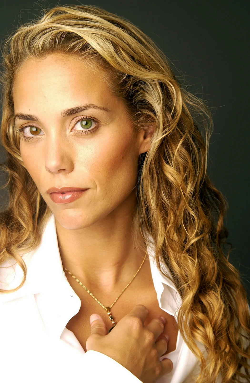 Elizabeth berkley. Элизабет Беркли. Элизабет Беркли фото. Элизабет Беркли Шоугелз. Элизабет Беркли глаза.