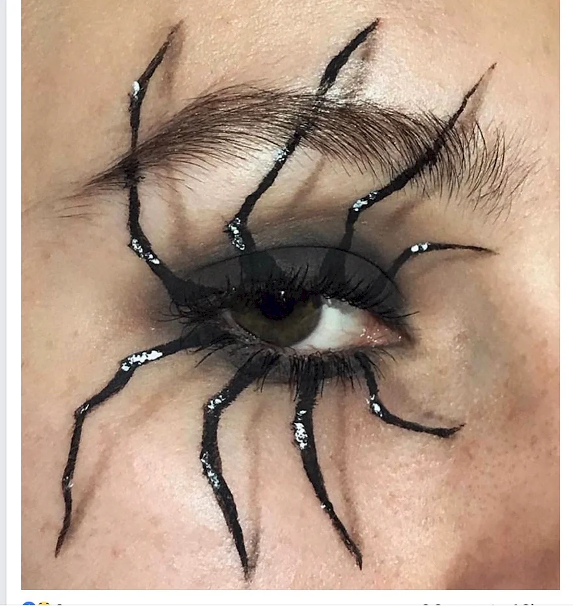 Макияж на Хэллоуин паук на глазу