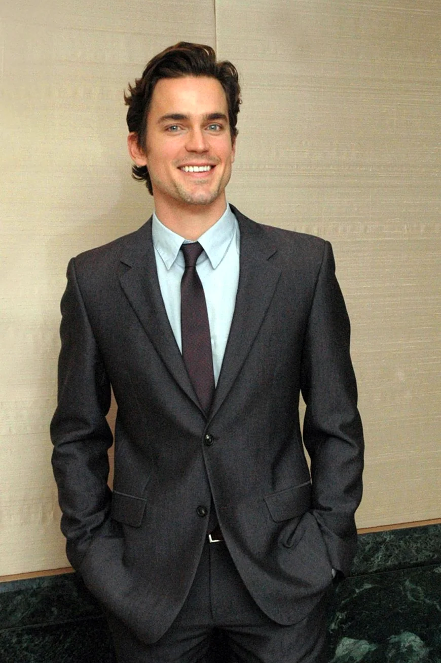 Neal caffrey white collar. Мэтт Бомер. Мэтт Бомер белый воротничок.