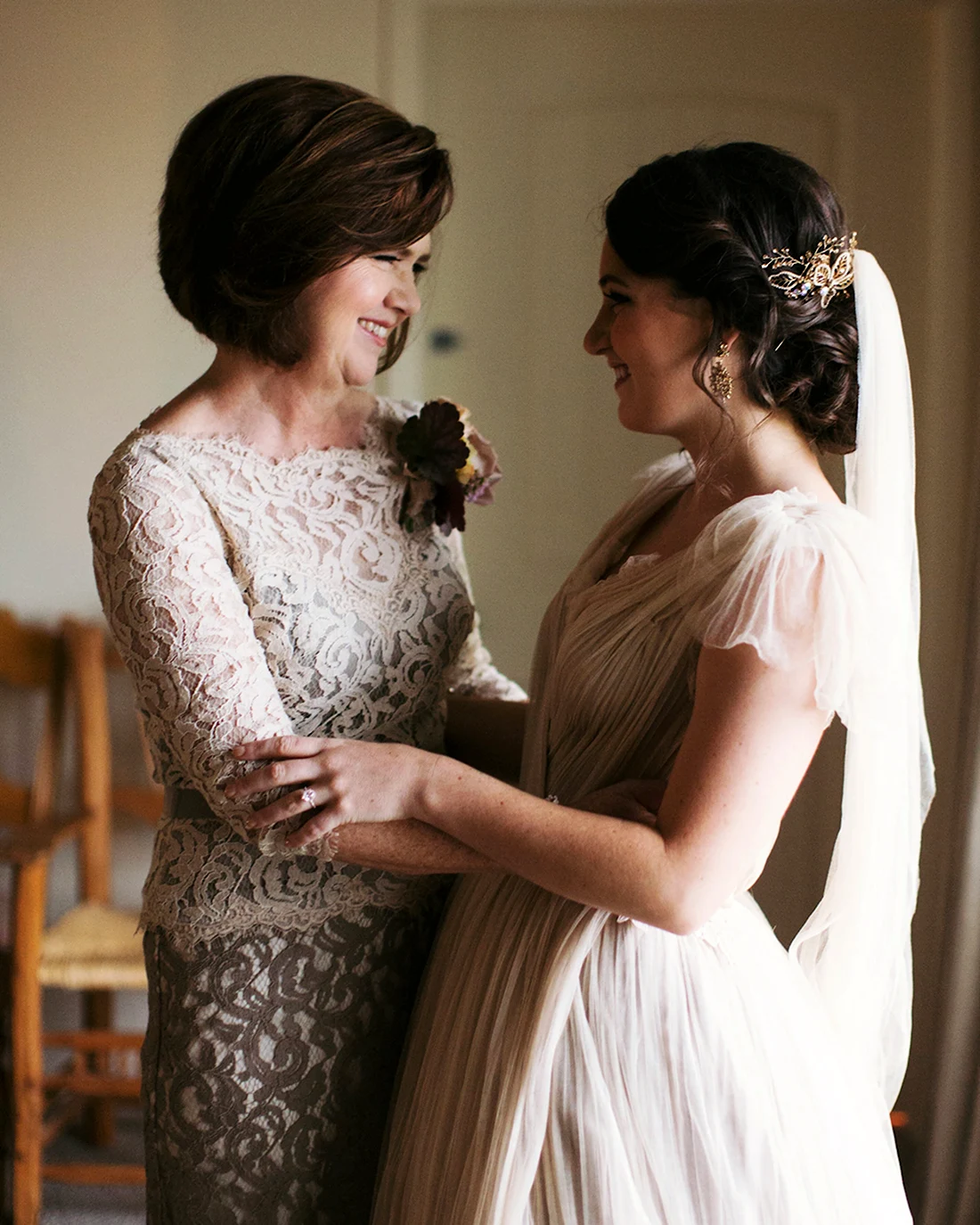 Красивые прически на свадьбу для мамы - фото онлайн на биржевые-записки.рф